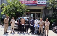 नोएडा। फेज 3 पुलिस ने अवैध शस्त्र के साथ 5 लोगों को किया गिरफ्तार। असलहा दिखाकर करते थे लूटपाट।