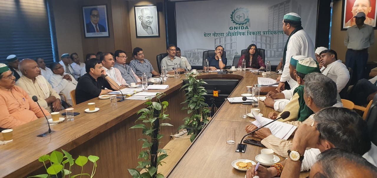 ग्रेटर नोएडा- किसानों के मुद्दों को लेकर ग्रेटर नोएडा विकास प्राधिकरण मैं जिला अधिकारी मेघा रूपम जी की अध्यक्षता मैं वार्ता I