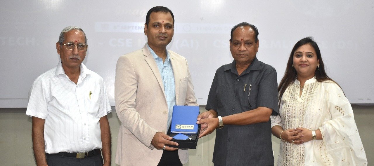 ग्रेटर नोएडा- जीएन ग्रुप कॉलेज  में नवीनतम बैच के स्वागत व ओरिएंटेशन प्रोग्राम - “उद्भव 2K25” का सफलतापूर्वक आयोजन किया।