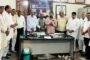 ग्रेटर नोएडा - इधर-उधर कूड़ा फेंकने पर ब्लिंकिट पर 10 हजार रुपए का जुर्माना स्वास्थ्य विभाग की टीम ने निवासियों को किया जागरूक I