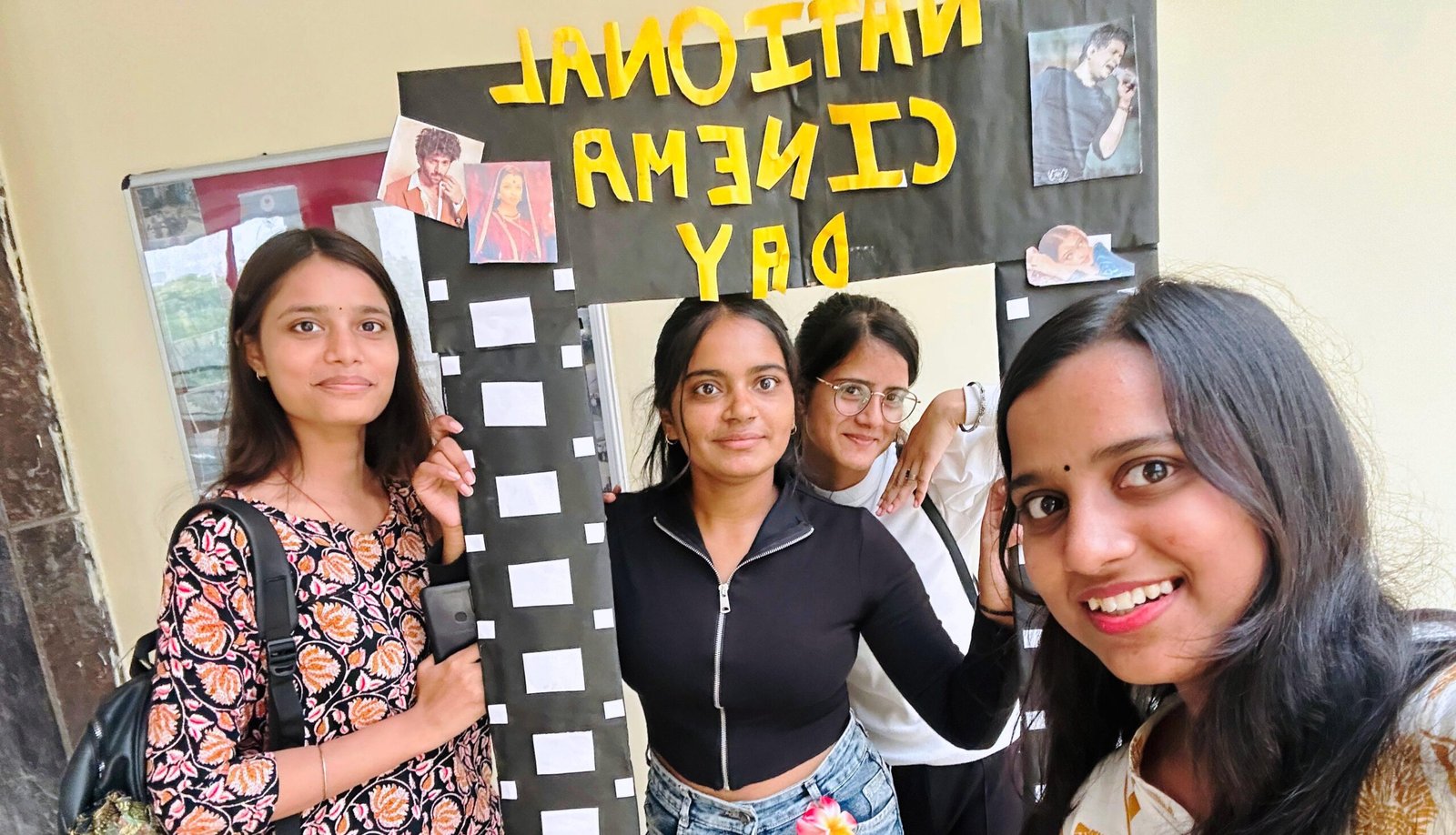 ग्रेटर नोएडा - गौतम बुद्ध विश्वविद्यालय के जनसंचार एवं मीडिया अध्ययन विभाग में मनाया राष्ट्रीय सिनेमा दिवस I