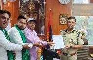 नोएडा- प्राधिकरण की वादा खिलाफी के विरुद्ध ज्ञापन।
