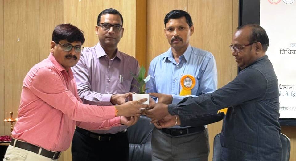 ग्रेटर नोएडा - गौतम बुद्ध विश्वविद्यालय के स्कूल ऑफ लॉ जस्टिस एंड गवर्नेंस में 'हिंदी व्याख्यान श्रृंखला' के अंतर्गत 19 सितंबर 2025 को व्याख्यान आयोजित I