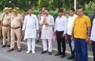 ग्रेटर नोएडा :-लीज डीड के अनुसार किसानों को दवाई एवं पढ़ाई में छूट दें अस्पताल व स्कूल।