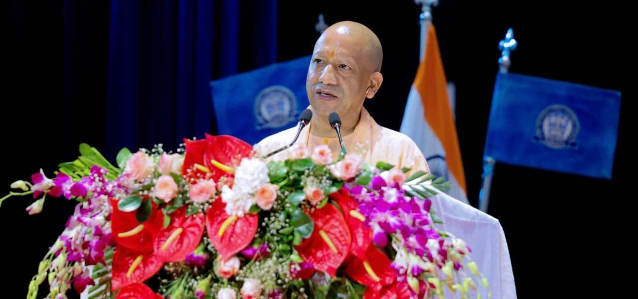 लखनऊ- मुख्यमंत्री योगी आदित्यनाथ डॉ. राम मनोहर लोहिया आयुर्विज्ञान संस्थान के स्थापना दिवस समारोह में हुए शामिल I