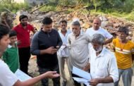 ग्रेटर नोएडा - साकीपुर गांव के किसान की आबादी को प्राधिकरण दस्ते ने तोड़ा- ग्रामीणों में भारी रोष I