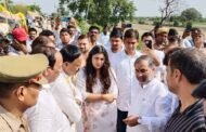 गौतम बुद्ध नगर- जनपद के प्रभारी मंत्री बृजेश सिंह ने यमुना नदी के बढ़े जलस्तर से प्रभावित परिवारों हेतु बनाए गए शरणालय का किया स्थलीय निरीक्षण