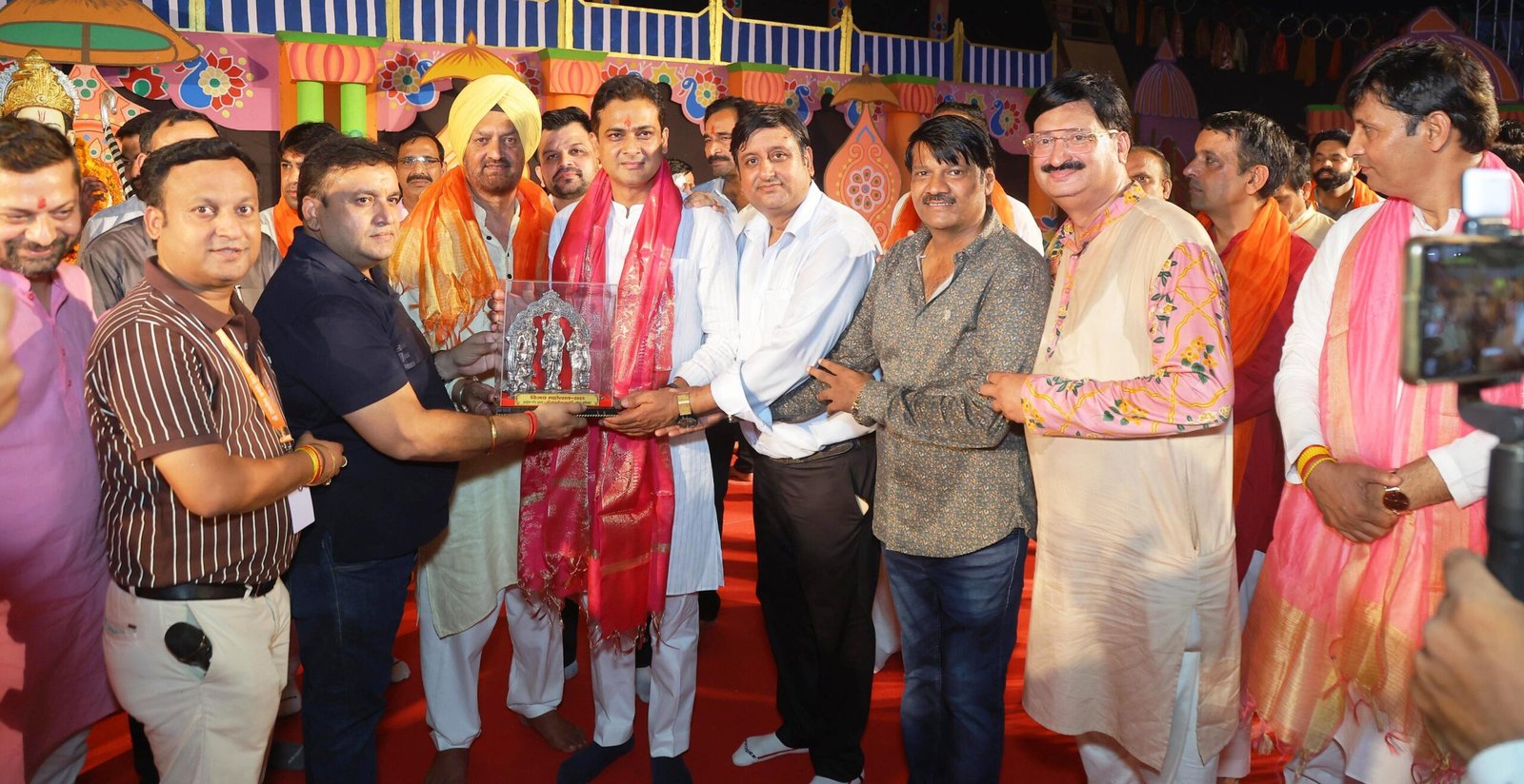 ग्रेटर नोएडा- श्री राम के राजतिलक की घोषणा से देवता हुए चिंतित (श्री रामलीला कमेटी ग्रेटर नोएडा)