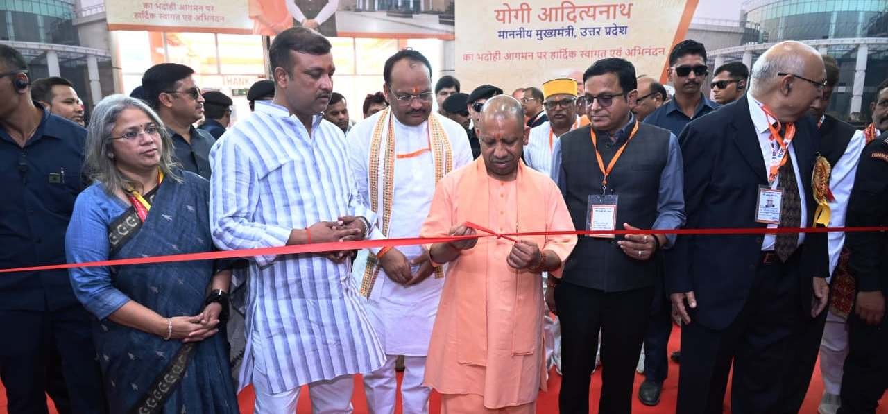 भदोही- एक देश टैरिफ लगाएगा तो हम 10 नए देशों में रास्ते खोलेंगे : यूएस टैरिफ पर बोले सीएम योगी I