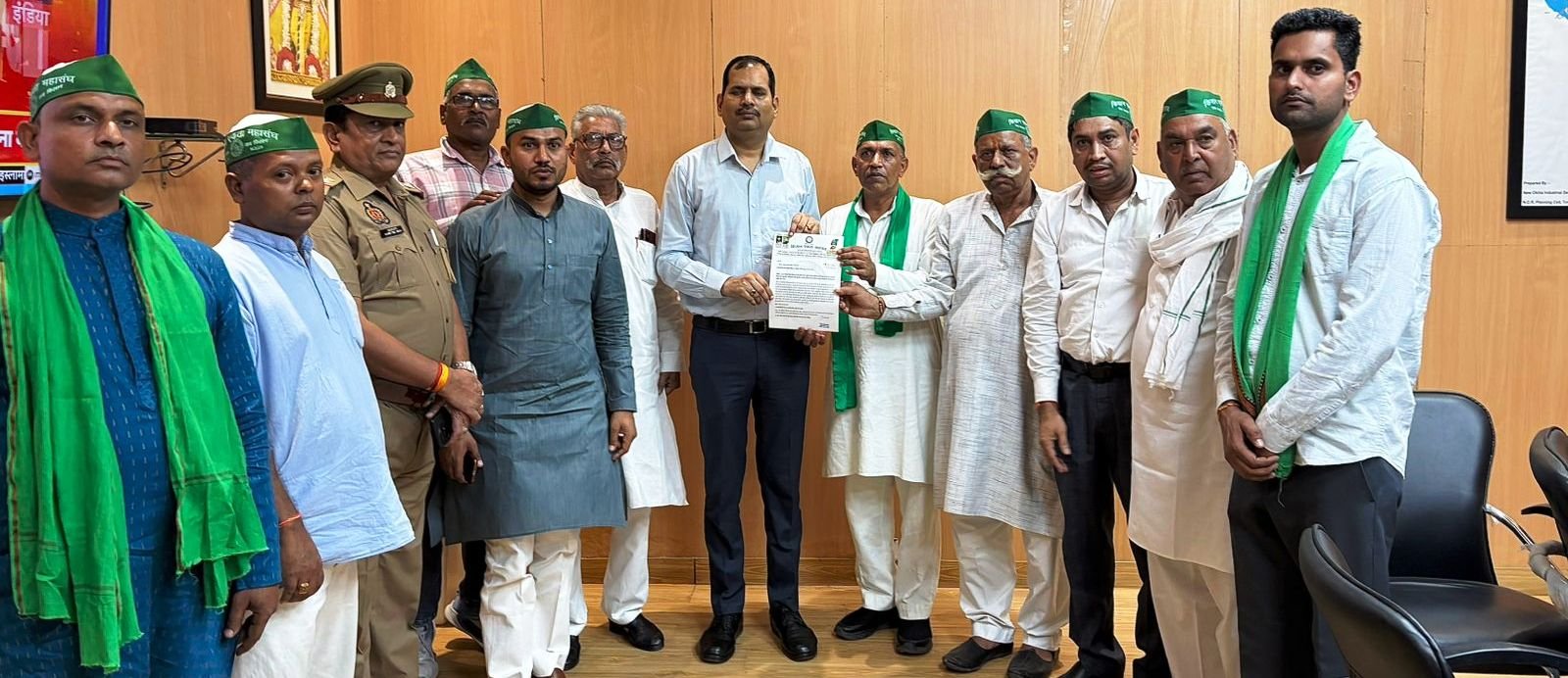 नोएडा :-किसान एकता महासंघ ने क्षेत्रीय किसानों व गांवो की समस्याओं को लेकर नोएडा प्राधिकरण में की वार्ता I