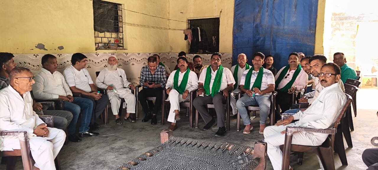 नोएडा मे मासिक बैठक ग्राम बरौला सेक्टर 49 कार्यालय (प्रदेश उपाध्यक्ष अनिल बैसोया) पर आयोजित- भारतीय किसान यूनियन (भानु)