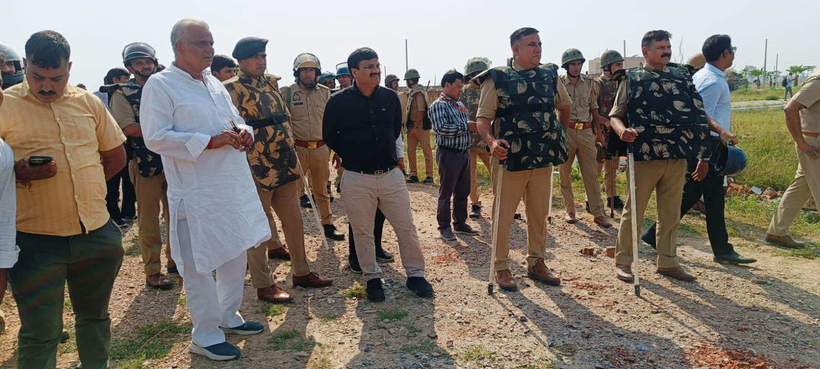 ग्रेटर नोएडा - टप्पल, हामिदपुर व स्यारोल , जनपद अलीगढ़ में व्यापक स्तर पर अतिक्रमण ध्वस्तीकरण अभियान -यमुना एक्सप्रेसवे औद्योगिक विकास प्राधिकरण