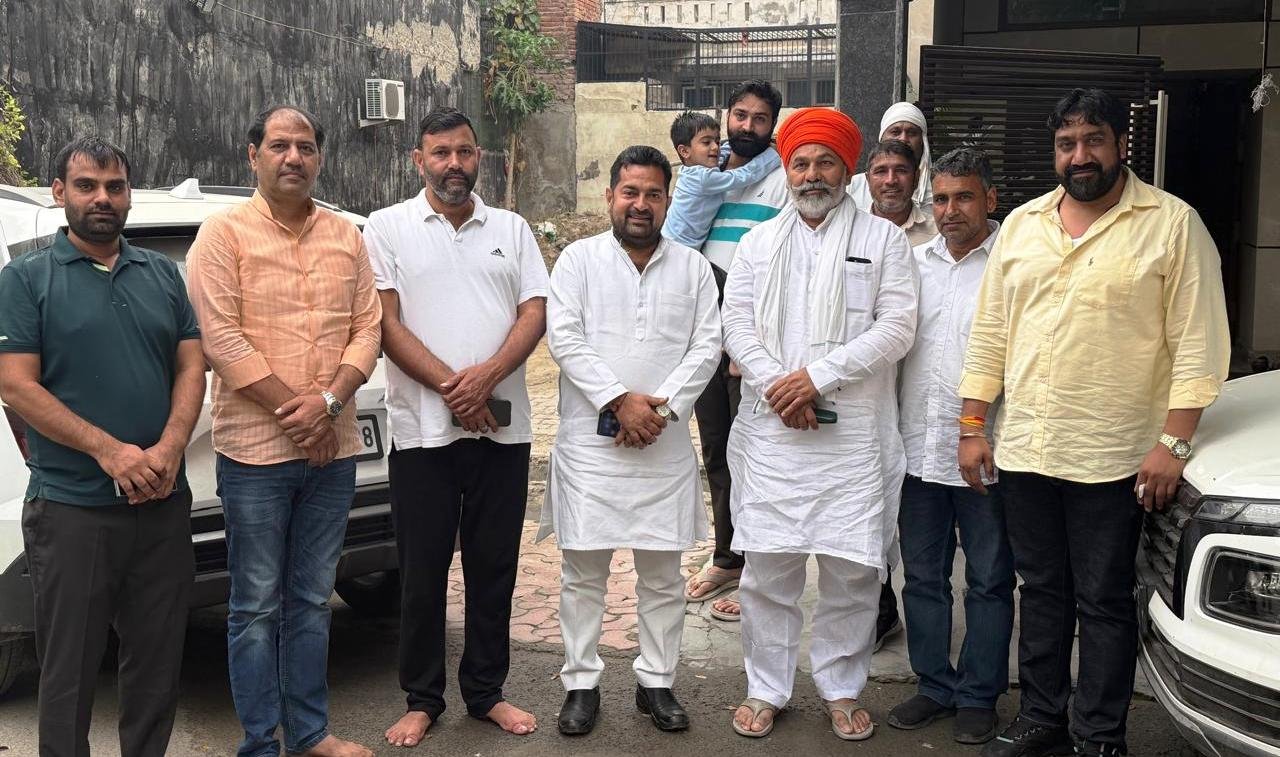 गौतमबुद्ध नगर- नोएडा से आगरा तक किसानों की लड़ाई का बिगुल: राकेश टिकैत ने बैठक बुलाने के दिए निर्देश I