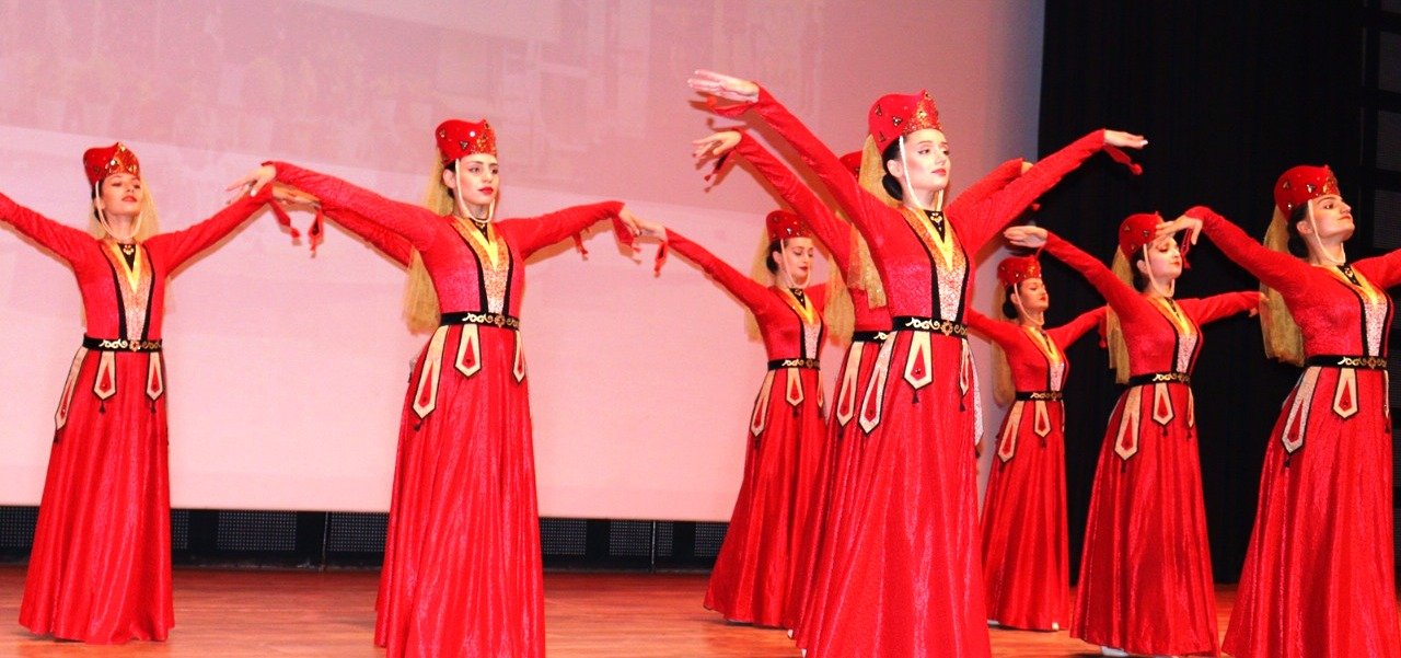 ग्रेटर नोएडा -जीएल बजाज में वैश्विक संस्कृति का उत्सव, 9वें इंडिया इंटरनेशनल फोक फेस्टिवल में मनाई एकता की अनोखी झलक!