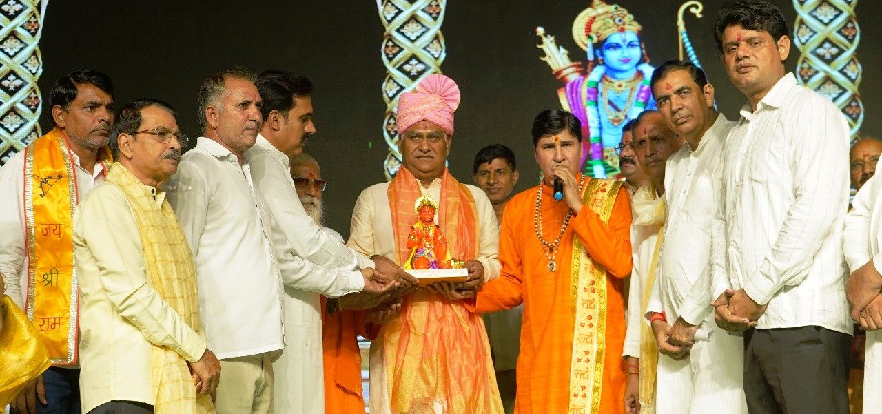 ग्रेटर नोएडा - परम पूज्य गोस्वामी सुशील जी महाराज के दिशा निर्देशन में तथा अध्यक्ष श्री आनंद भाटी के मार्गदर्शन में आज भगवान श्री राम की लीला मंचन का नवां दिन ।