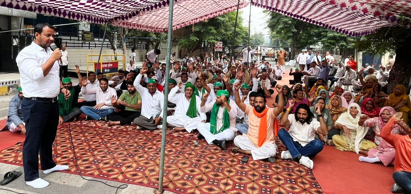 नोएडा- कागज बोलता है किसानों का नोएडा प्राधिकरण पर बकाया है- सुधीर चौहान I