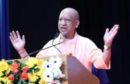 लखनऊ- महर्षि वाल्मीकि प्रकट दिवस समारोह में शामिल हुए मुख्यमंत्री योगी आदित्यनाथ