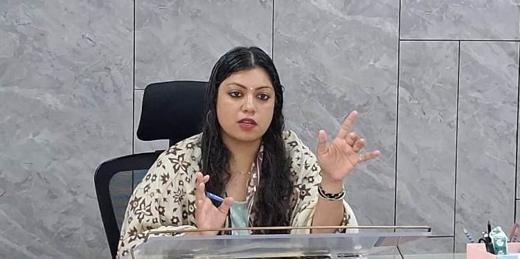 गौतमबुद्धनगर- जिलाधिकारी ने कार्यक्रम की समीक्षा करते हुए अधिकारियों को बीएलओ व बीएलए के समन्वय स्थापित कराने के दिए निर्देश I