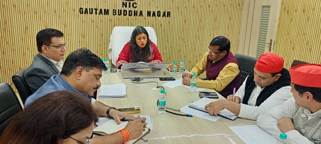गौतम बुद्ध नगर- विशेष प्रगाढ़ पुनरीक्षण अभियान को लेकर जिलाधिकारी ने राजनीतिक दलों के साथ की बैठक,जनपद में आयोजित होगा महा अभियान I