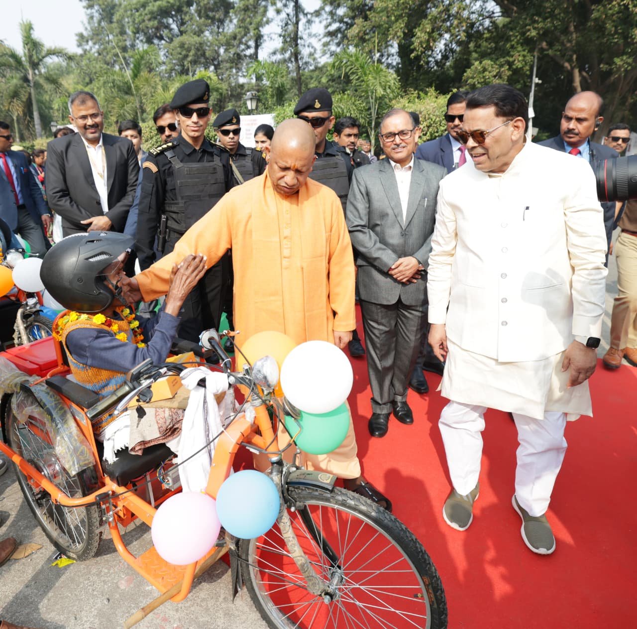 लखनऊ- शारीरिक बनावट नहीं करती है क्षमता का निर्धारण: मुख्यमंत्री योगी आदित्यनाथ I