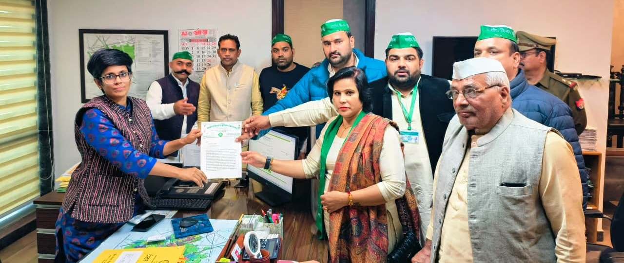 ग्रेटर नोएडा - ACEO लक्ष्मी सिंह की मध्यसता मै किसानों की समस्याओ को लेकर वार्ता, भारतीय किसान यूनियन (बलराज)