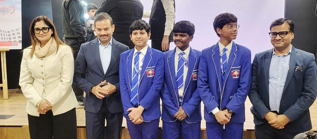 ग्रेटर नोएडा- राष्ट्रीय स्तर की STEM और रोबोटिक्स प्रतियोगिता में स्पर्श इंटरनेशनल स्कूल के छात्रों ने मारी बाजी,