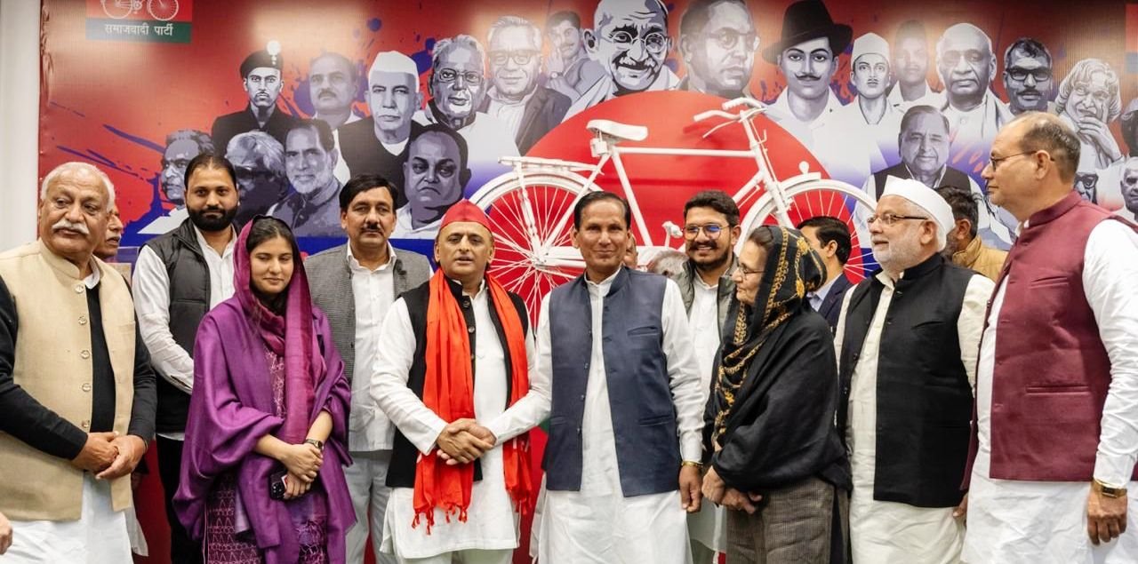 अखिलेश यादव के नेतृत्व मैं राष्ट्रीय लोक दल के पश्चिमी उत्तर प्रदेश के कई नेता समाजवादी पार्टी शामिल I