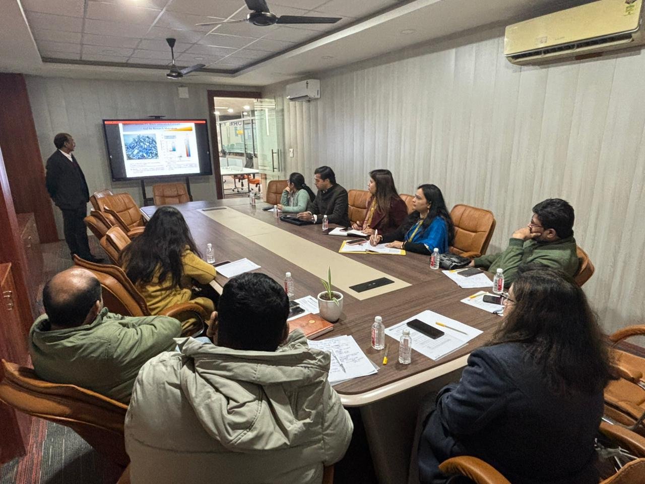 ग्रेटर नोएडा - विद्युत अभियांत्रिकी विभाग द्वारा न्क्यूबेशन सेंटर में विभागीय अकादमिक परिषद बैठक I