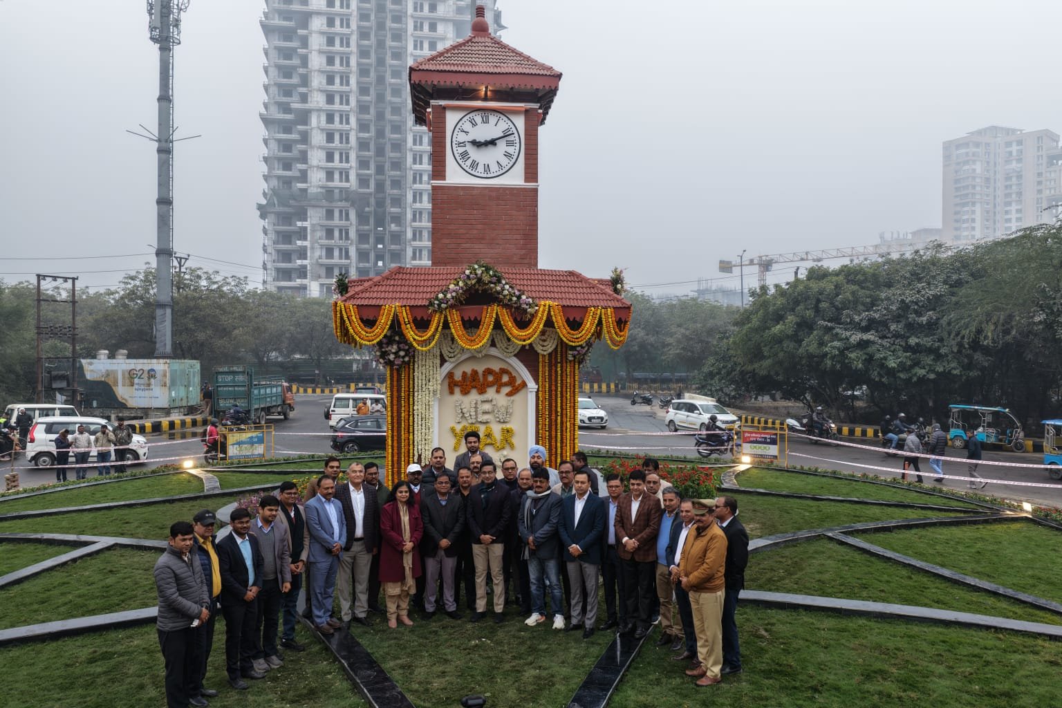 नोएडा प्राधिकरण ने विकास, निवेश और जन-कल्याण के साथ नए साल 2026 का भव्य स्वागत किया ।