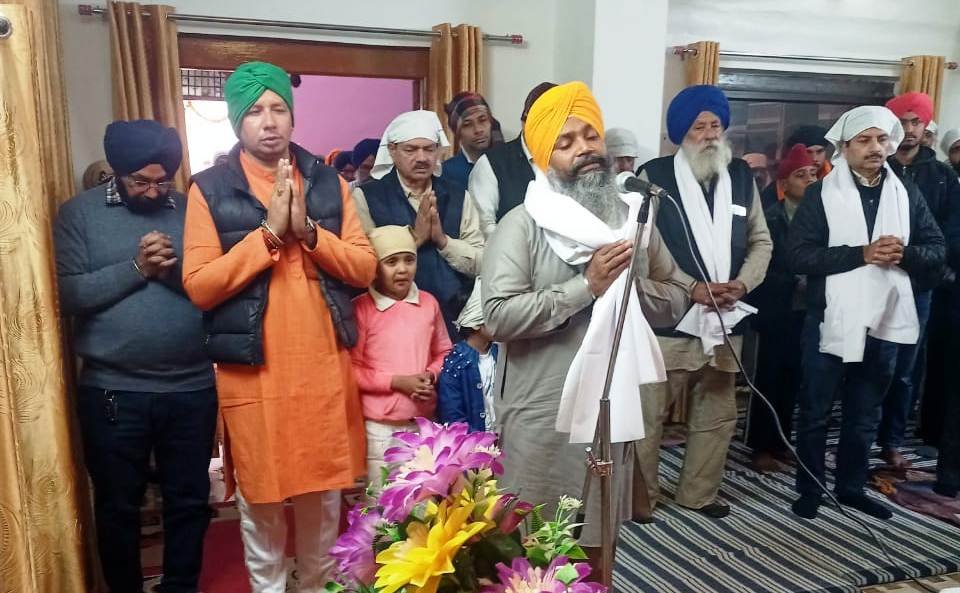 मुजफ्फरनगर- रामपुर घौरिया में गुरुद्वारा साहिब में ढेर सारी साध संगत ने गुरु गोविंद सिंह जयंती मनाई -प्रदेश सचिव मोनू पंवार