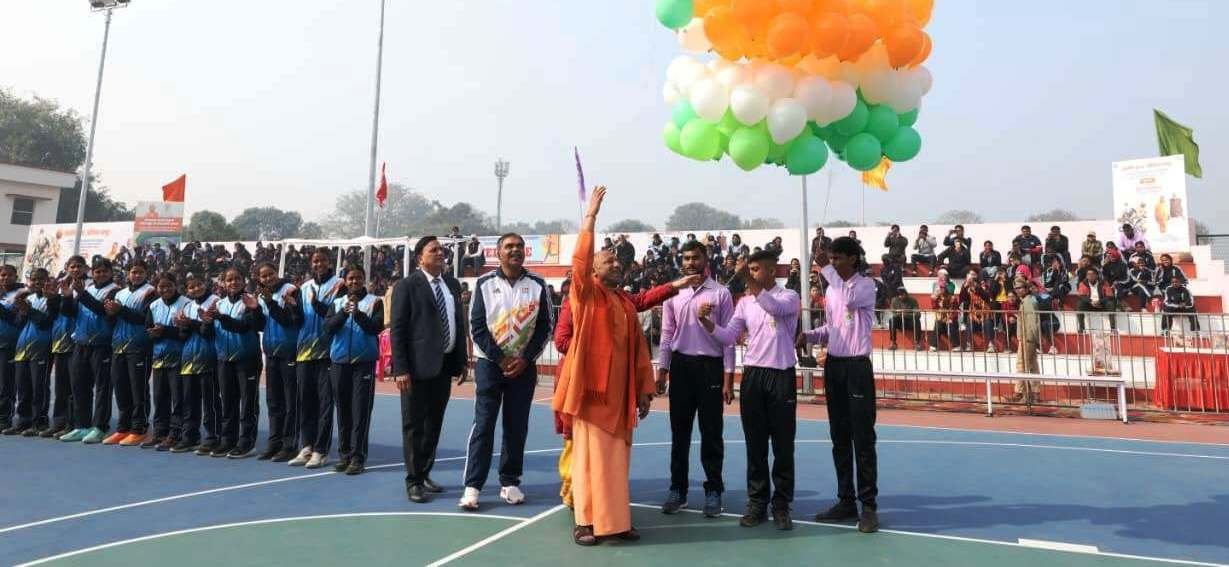 गोरखपुर- मुख्यमंत्री का आह्वान, किसी एक खेल को गोद लें विश्वविद्यालय-महाविद्यालय,खेल प्रतिभाएं तराशें शिक्षण संस्थान : सीएम योगी