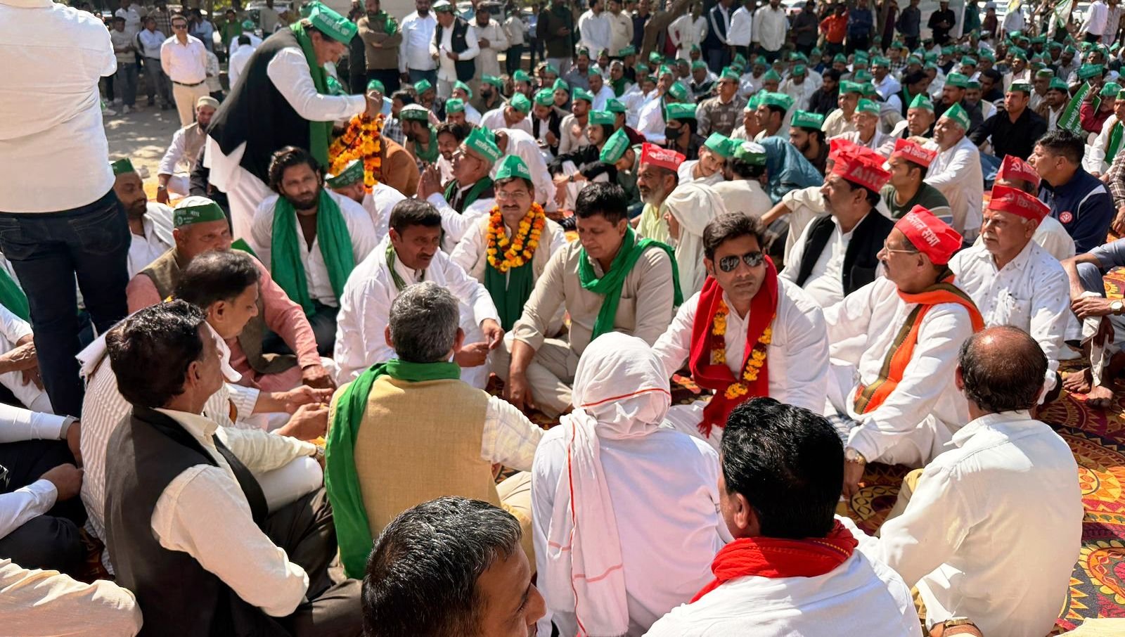 ग्रेटर नोएडा : यमुना प्राधिकरण पर किसान एकता संघ ने की महापंचायत I