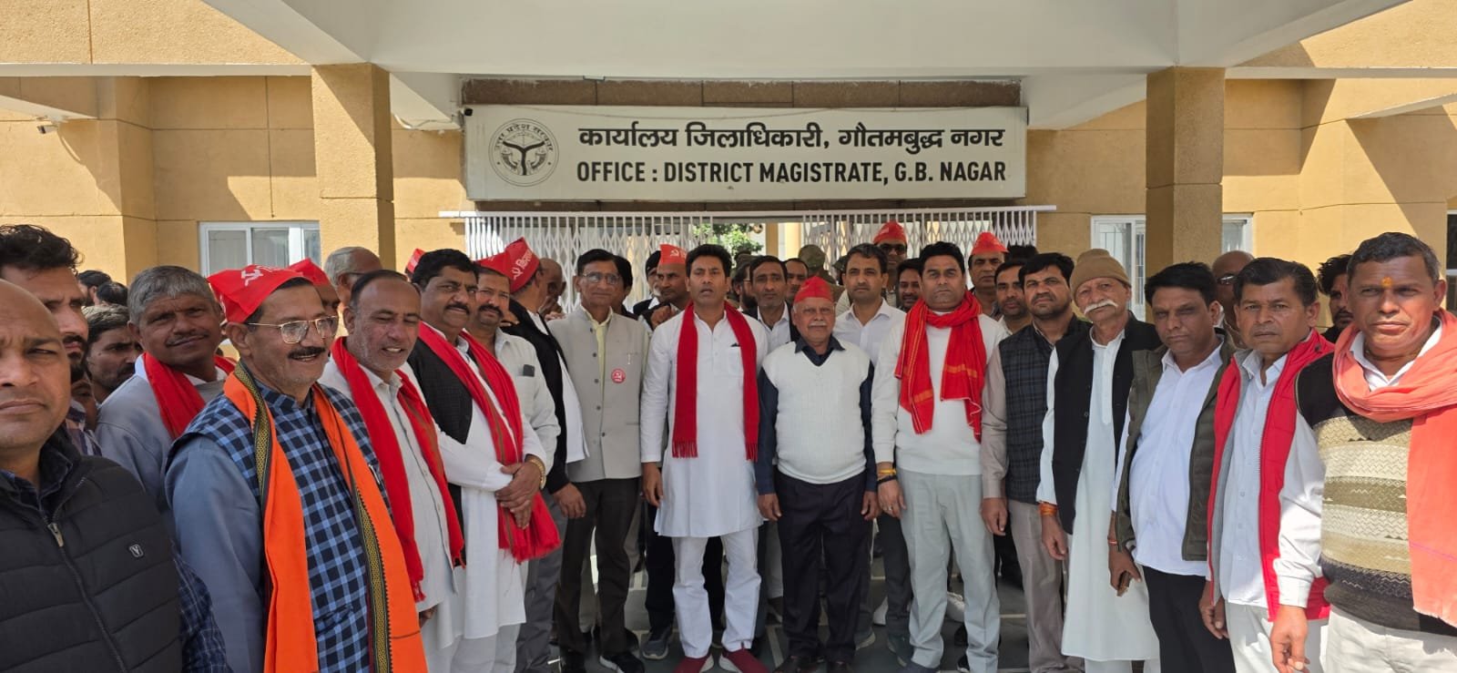 ग्रेटर नोएडा- भारत-अमेरिका ट्रेड डील रद्द करने की मांग को लेकर ज्ञापन I डॉ. रुपेश वर्मा