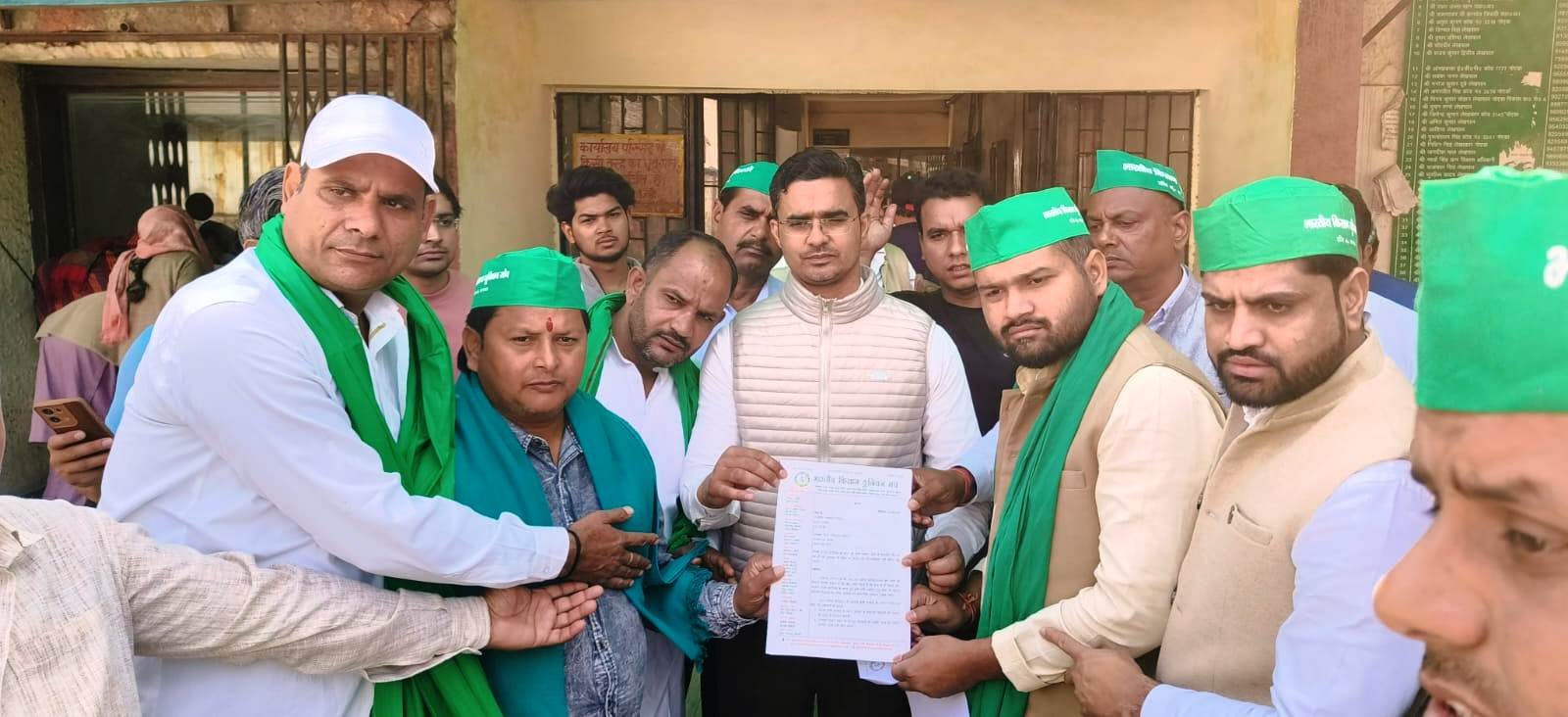 ग्रेटर नोएडा- महामहिम राष्ट्रपति महोदया के नाम सौपा ज्ञापन-भारतीय किसान यूनियन मंच