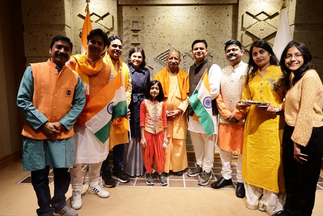 टोक्यो/ लखनऊ - टोक्यो में उमड़ा अपनापन, प्रवासी भारतीयों ने किया मुख्यमंत्री योगी आदित्यनाथ का जोरदार स्वागत
