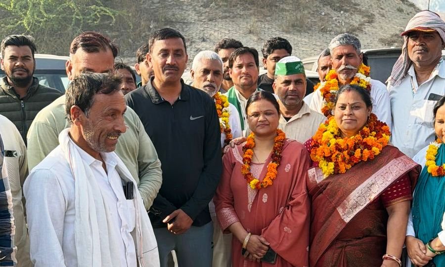 ग्रेटर नोएडा - भारतीय किसान यूनियन महासभा की राष्ट्रीय अध्यक्ष गीता भाटी जेल से रिहा, समर्थकों ने किया जोरदार स्वागत