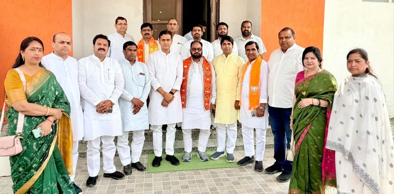 भाजपा जिला कार्यालय में नवनियुक्त जिला कार्यकारिणी के सम्मानित पदाधिकारियों एवं कार्यकर्ताओं को दी बधाई I