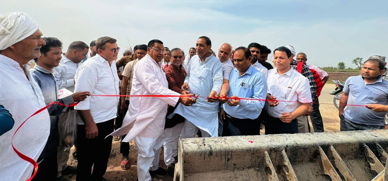 दादरी- ग्राम खुर्सेदपुर में सड़क निर्माण कार्य का लोकार्पण- तेजपाल सिंह नागर