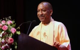 लखनऊ- वैश्विक अनिश्चितता के दौर में यूपी बना सबसे सुरक्षित और भरोसेमंद निवेश गंतव्य: सीएम योगी I