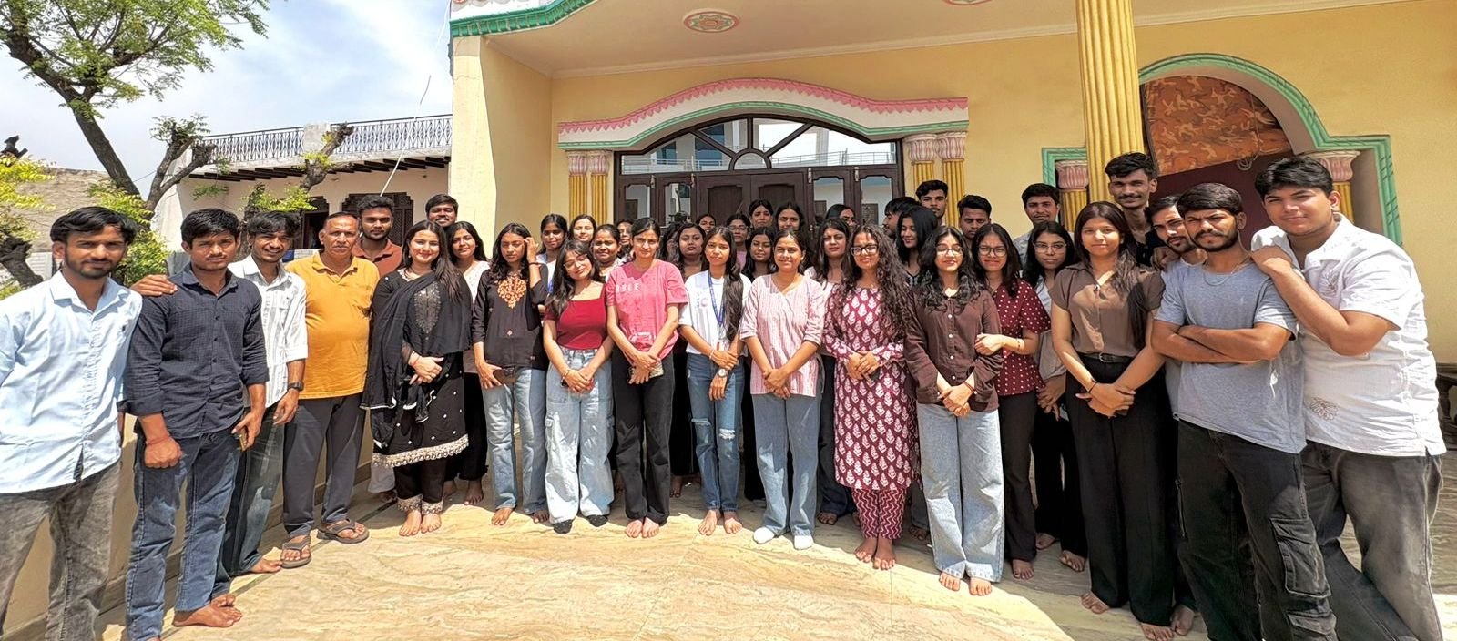 दनकौर- डूंगरपुर रीलका गांव में गलगोटिया यूनिवर्सिटी के छात्रों का सात दिवसीय एनएसएस कैंप I