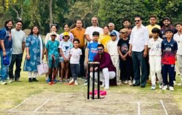 ग्रेटर नोएडा - फीता काटकर और पिच पर क्रिकेट खेलकर गौरव शर्मा क्रिकेट अकैडमी का किया शुभारंभ I