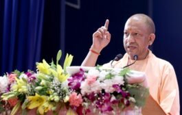 लखनऊ- सीएम ने दी बच्चों को सीख- किताबें पढ़ो, सोशल मीडिया का अत्यधिक प्रयोग न करो