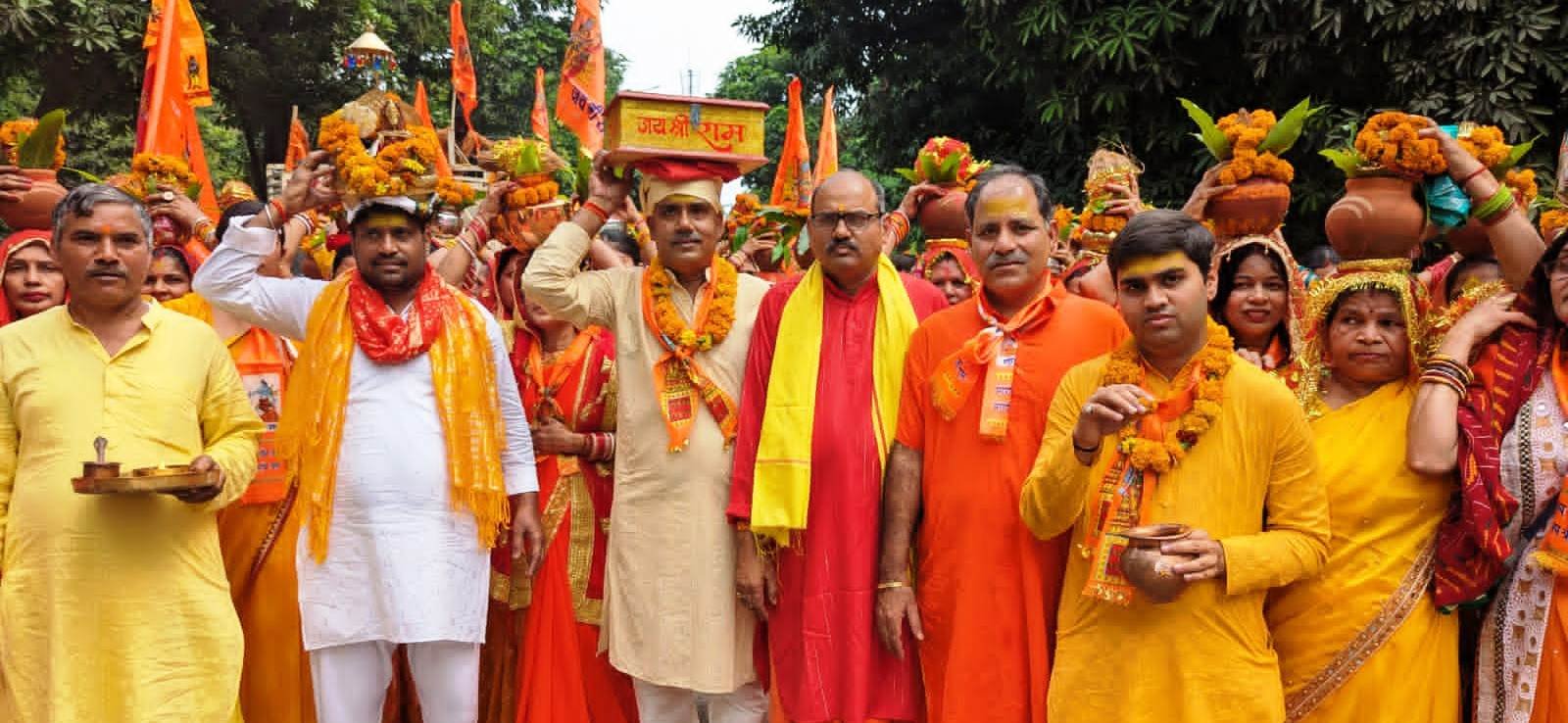 नोएडा- भव्य कलशयात्रा के साथ श्री राम कथा का शुभारंभ हुआ-स्वामी पंचमानंद जी महाराज