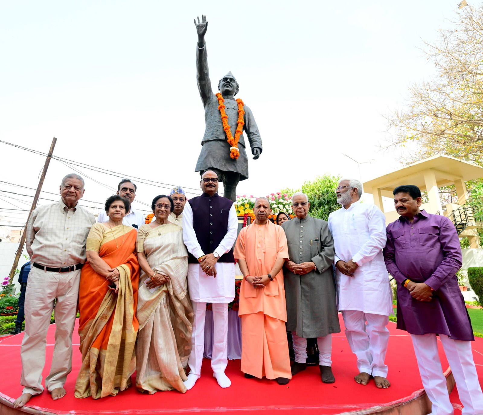 लखनऊ- पूर्व सीएम हेमवती नंदन बहुगुणा की पुण्यतिथि पर श्रद्धांजलि सभा में शामिल हुए मुख्यमंत्री I