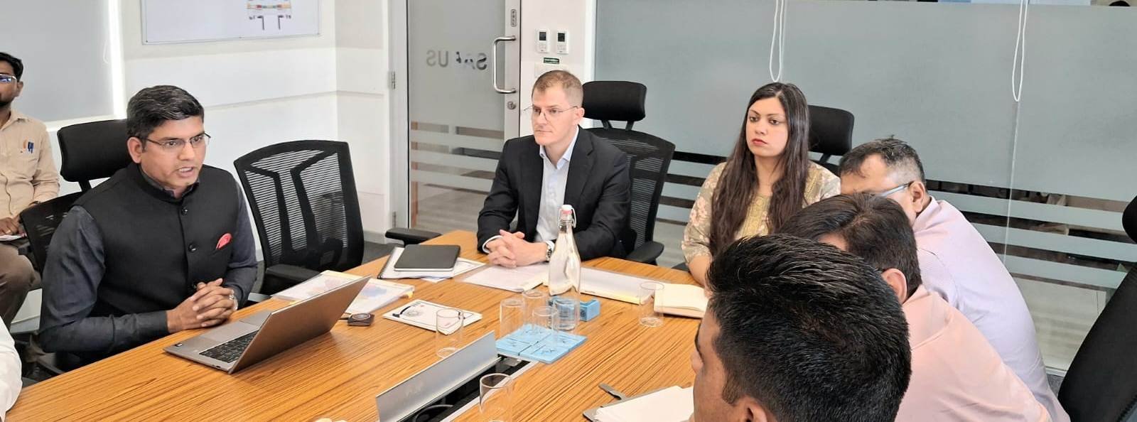 नोएडा अंतर्राष्ट्रीय हवाई अड्डे हेतु एयरपोर्ट इमरजेंसी प्लानिंग कमेटी (AEPC) व एयरपोर्ट पर्यावरण प्रबंधन समिति(AEMC )की बैठक I