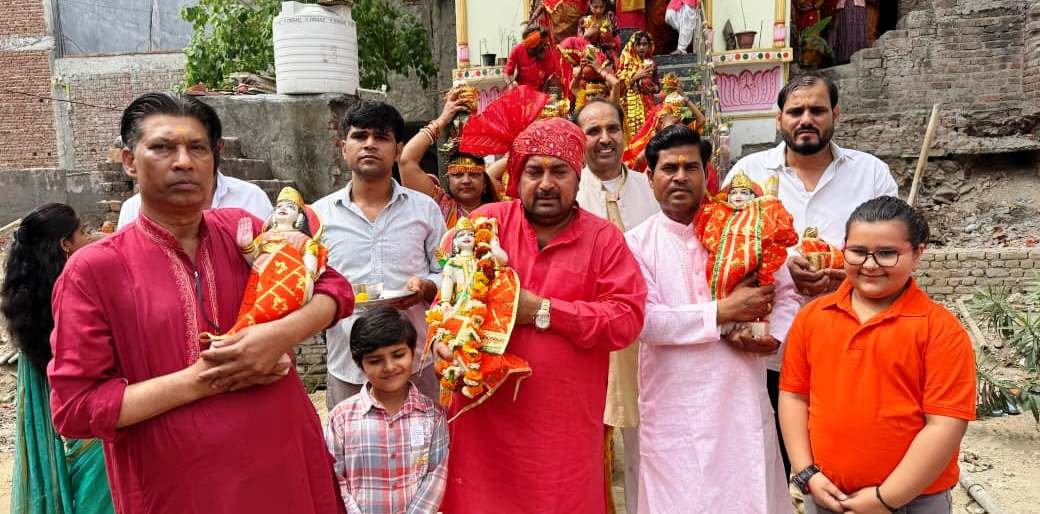 नोएडा- सलारपुर में श्री राम दरबार मूर्ति स्थापना एवं श्रीमद् भागवत कथा के शुभारंभ पर भव्य कलश यात्रा सम्पन्न I