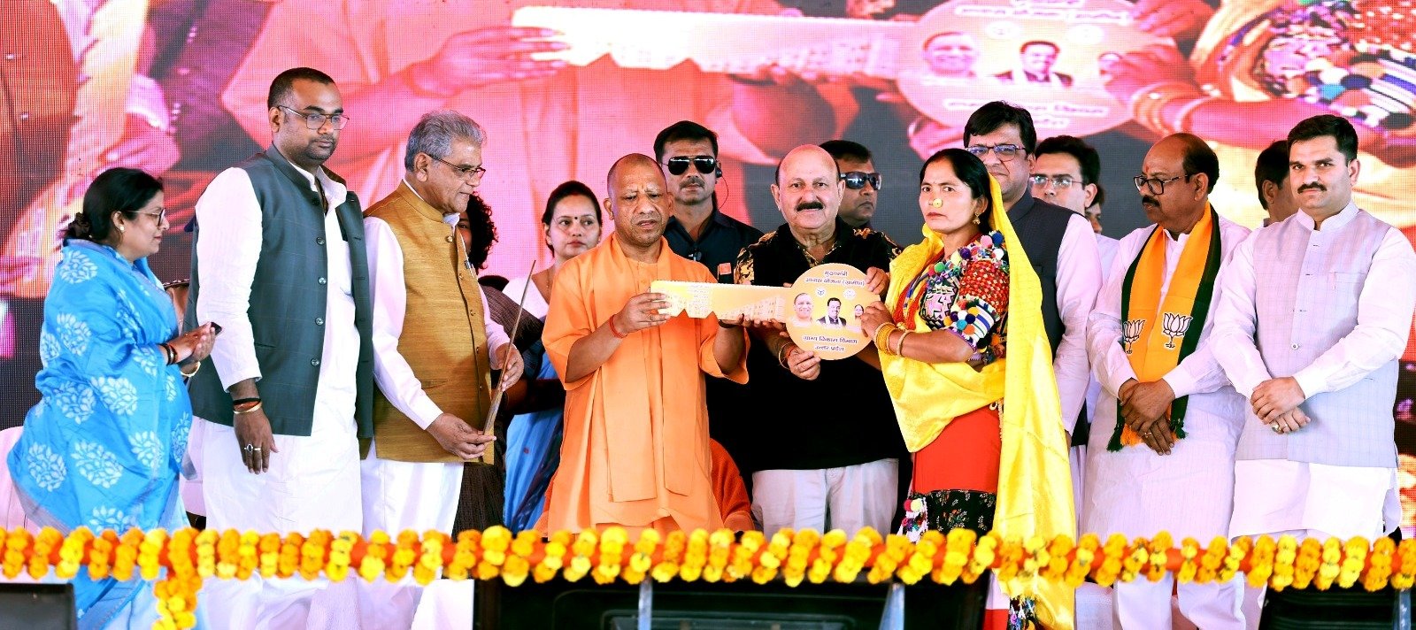 लखीमपुर खीरी- थारू समाज के लोगों पर दर्ज मुकदमे वापस लेगी सरकारः मुख्यमंत्री