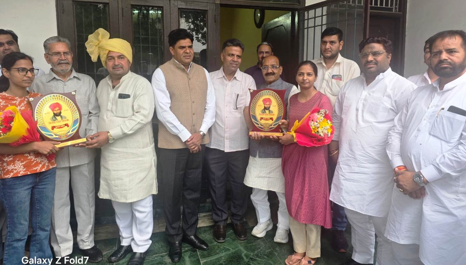 ग्रेटर नोएडा - गौरव का क्षण दो बहनों ने रचा इतिहास : अशोक भाटी