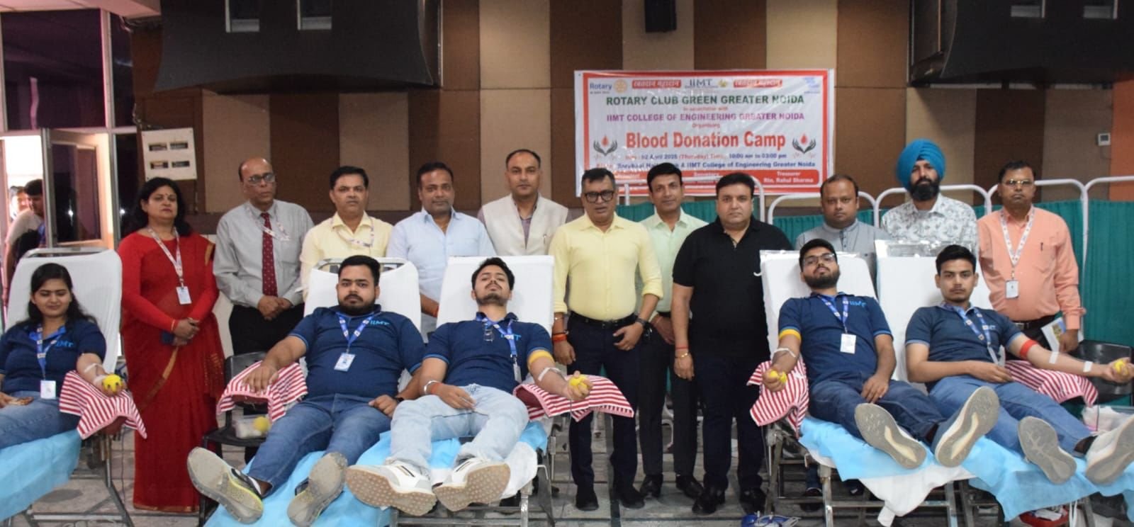 रोटरी क्लब ग्रीन ग्रेनो द्वारा IIMT कॉलेज में लगाया रक्तदान शिविर I