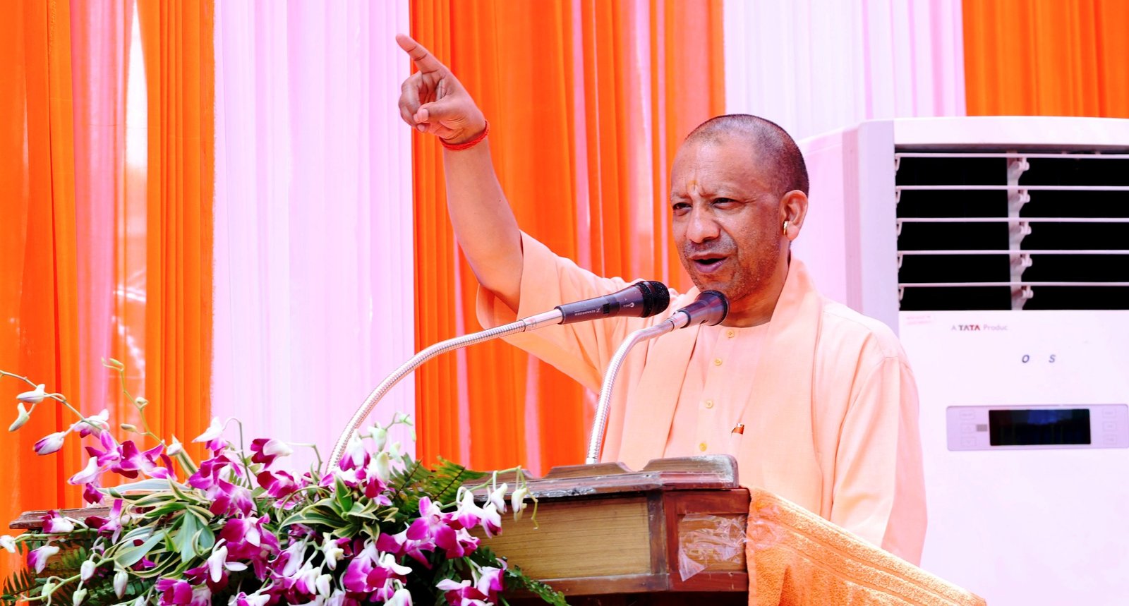 आसनसोल- सड़कों पर झाड़ू लगाएंगे गुंडे, माफिया व मौलानाः योगी आदित्यनाथ